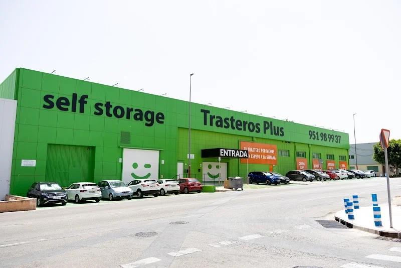 Trasteros Plus Los Vegas en Av. de los Vegas, 20, Cruz de Humilladero, 29006 Málaga, España - Imagen 2