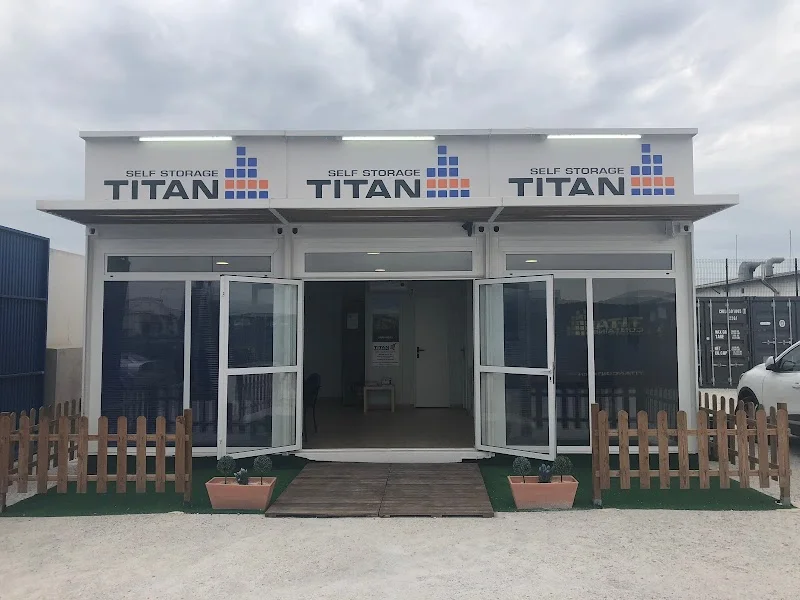 Self Storage Málaga – by TITAN Containers en Ctra. Guadalmar, 33, Churriana, 29004 Málaga, España - Imagen 1