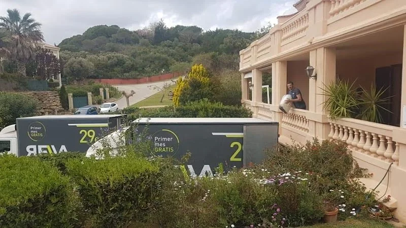 Reva Guardamuebles en C. Lisboa, 37, Cruz de Humilladero, 29006 Málaga, España - Imagen 3