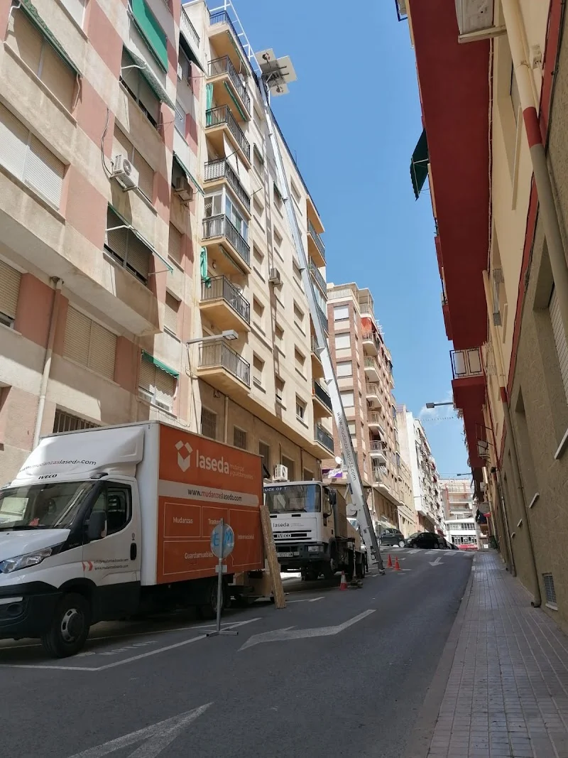 Mudanzas en Malaga y Guardamuebles La Seda en C. Alejandro Dumas, 17, Carretera de Cádiz, 29004 Málaga, España - Imagen 5