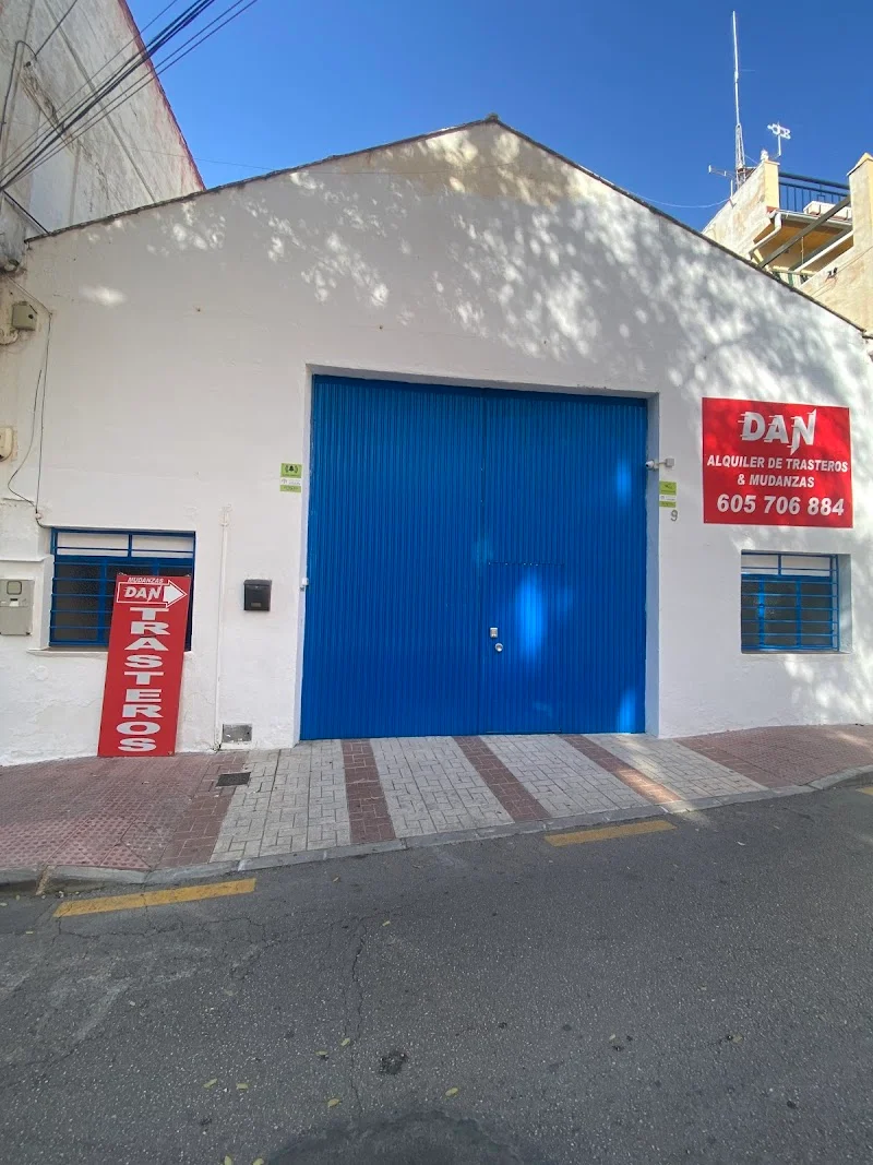 Trastero TRASTEROS DAN en C. Lágrima, 9, Cdad. Jardín, 29014 Málaga, España - MejorTrastero