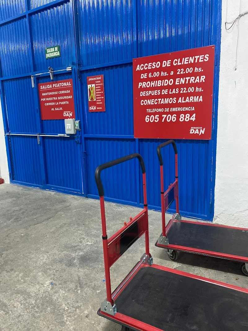 TRASTEROS DAN en C. Lágrima, 9, Cdad. Jardín, 29014 Málaga, España - Imagen 5