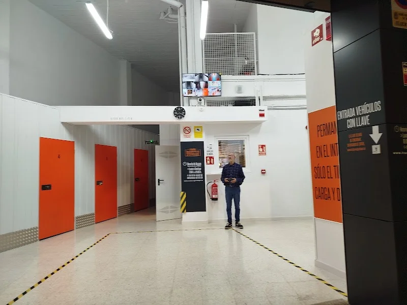 GuardaAqui | Alquiler de trasteros Miraflores en C. Vandelvira, 1, Bailén-Miraflores, 29010 Málaga, España - Imagen 2