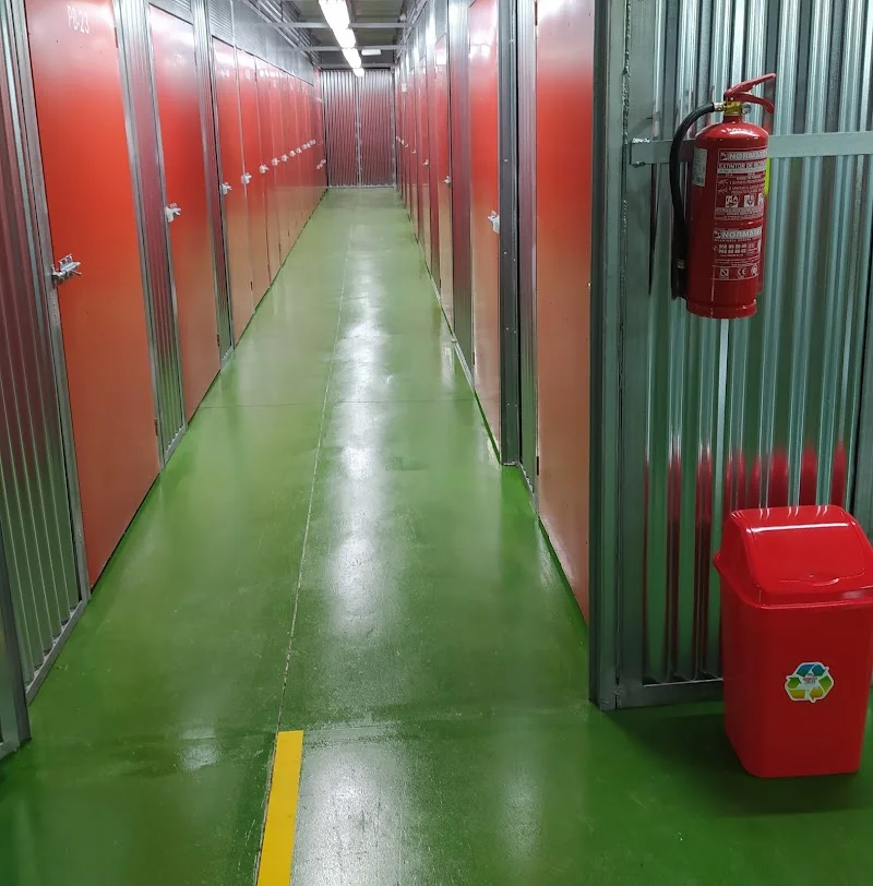 MÁS ESPACIO TRASTEROS. ALQUILER DE TRASTEROS EN MURCIA en C. Castor Conesa, 9, 30007 Murcia, España - Imagen 2