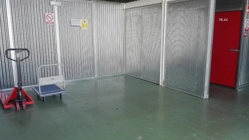 ALQUILER DE TRASTEROS EN MURCIA, MOLINA DE SEGURA. MÁS ESPACIO TRASTEROS en Calle Alguazas, 23 nave G4, Pol. Ind. la Polvorista, C. Aledo, 30500 Murcia, España - Imagen 2