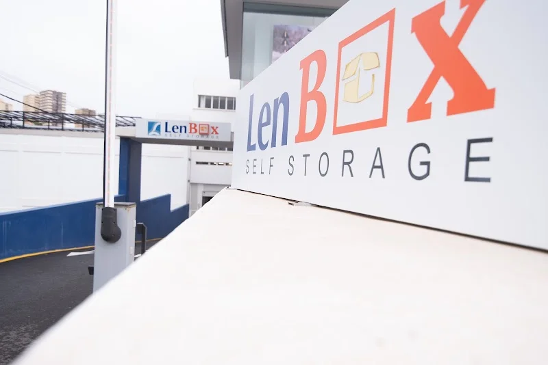 Lenbox Canarias | Alquiler de Trasteros en Las Palmas en C. Eufemiano Fuentes Cabrera, 8, 35014 Las Palmas de Gran Canaria, Las Palmas, España - Imagen 1