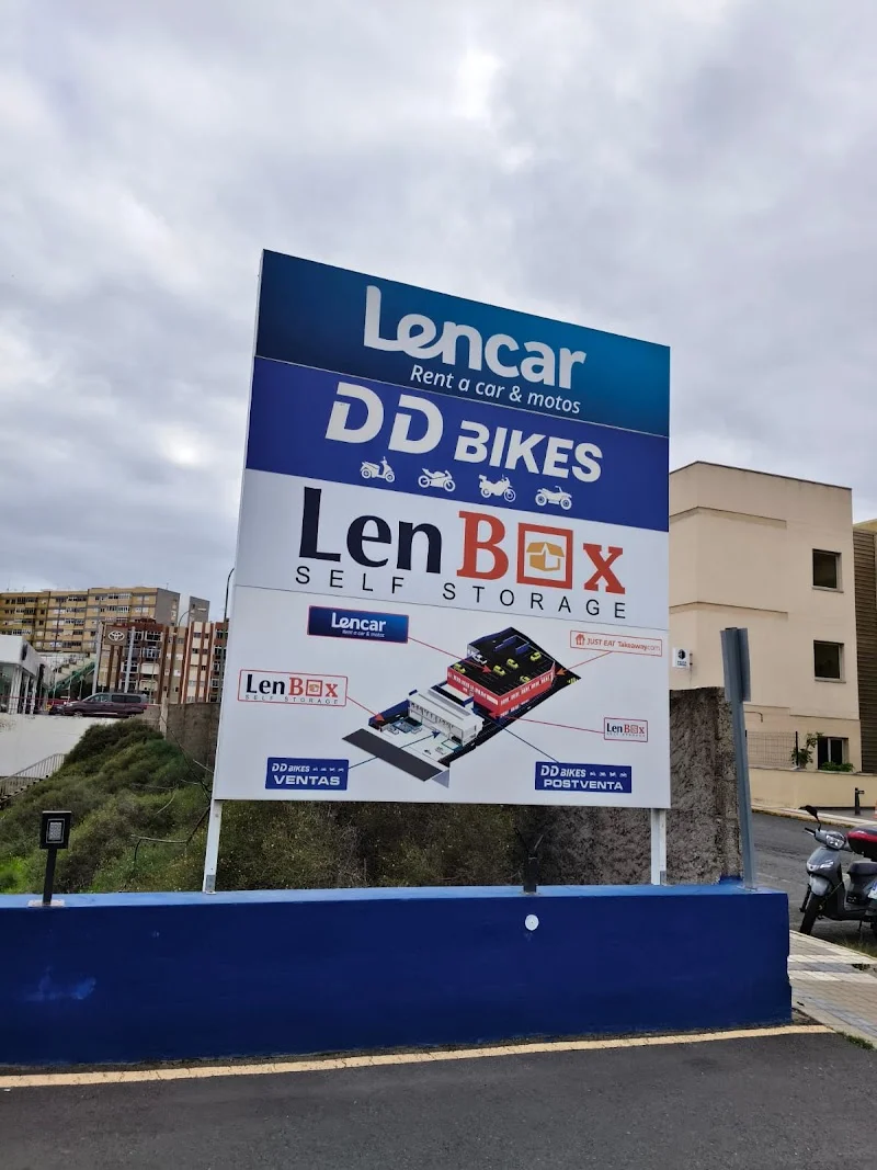 Lenbox Canarias | Alquiler de Trasteros en Las Palmas en C. Eufemiano Fuentes Cabrera, 8, 35014 Las Palmas de Gran Canaria, Las Palmas, España - Imagen 2