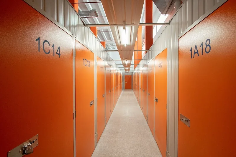 Lenbox Canarias | Alquiler de Trasteros en Las Palmas en C. Eufemiano Fuentes Cabrera, 8, 35014 Las Palmas de Gran Canaria, Las Palmas, España - Imagen 3