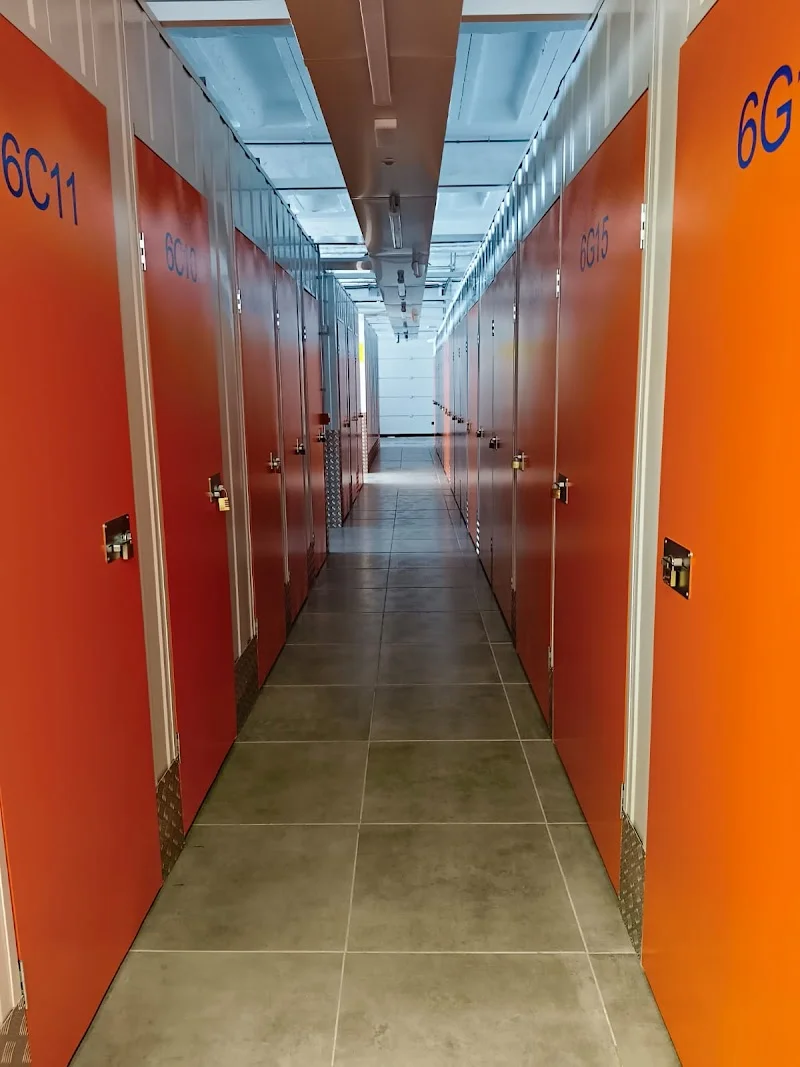 Lenbox Canarias | Alquiler de Trasteros en Las Palmas en C. Eufemiano Fuentes Cabrera, 8, 35014 Las Palmas de Gran Canaria, Las Palmas, España - Imagen 5