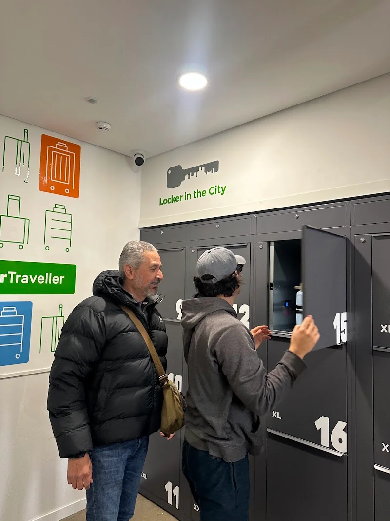Locker in the City Las Palmas de Gran Canaria - Consigna 24h en Las Canteras en C. Ripoche, 17, 35007 Las Palmas de Gran Canaria, Las Palmas, España - Imagen 5