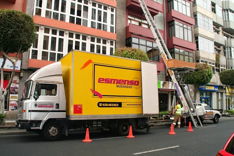Mudanzas ESMENSO Las Palmas y Alquiler de Guardamuebles y Transporte de Obras de Arte en C. Arinaga, 8, 35010 Las Palmas de Gran Canaria, Las Palmas, España - Imagen 2