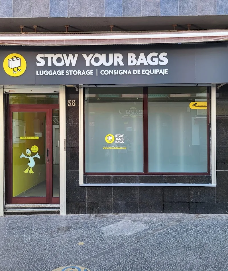 Stow Your Bags - Las Canteras - Luggage Storage en C. Secretario Artiles, 58, 35007 Las Palmas de Gran Canaria, Las Palmas, España - Imagen 1