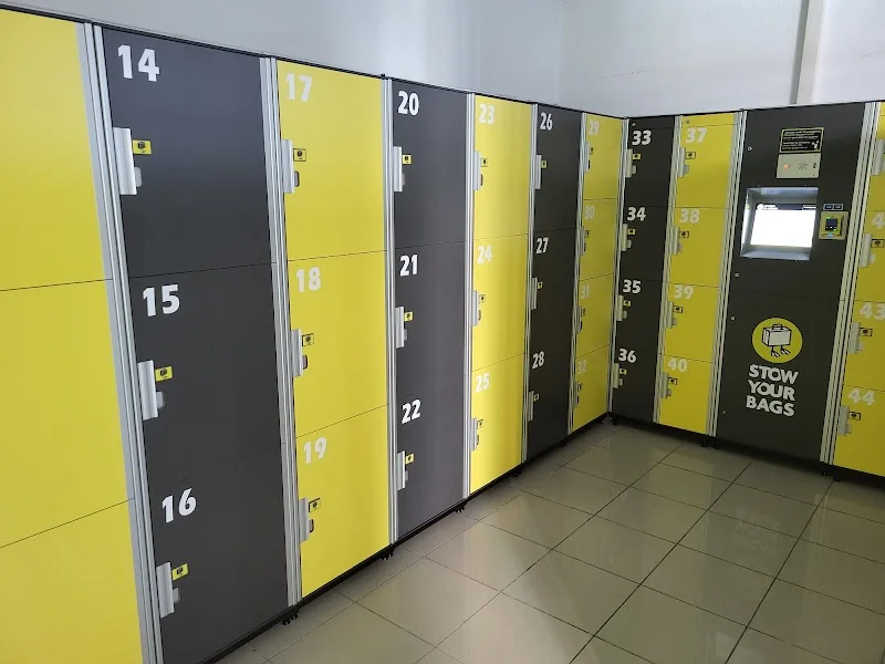 Stow Your Bags - Las Canteras - Luggage Storage en C. Secretario Artiles, 58, 35007 Las Palmas de Gran Canaria, Las Palmas, España - Imagen 2