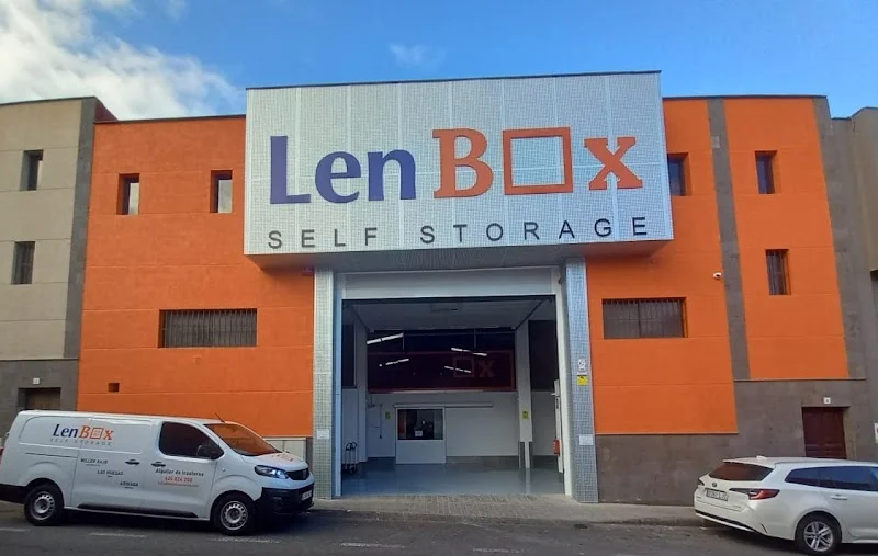 Lenbox Las Huesas (Telde) | Alquiler de Trasteros y Taquillas en C. José Bergamín, 6, Salida nº 11, 35215 Telde, Las Palmas, España - Imagen 4