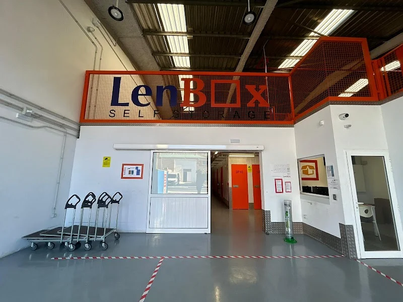 Lenbox Arinaga | Alquiler de Trasteros y Taquillas en C. Ciprés, 15, 35118 Arinaga, Las Palmas, España - Imagen 1