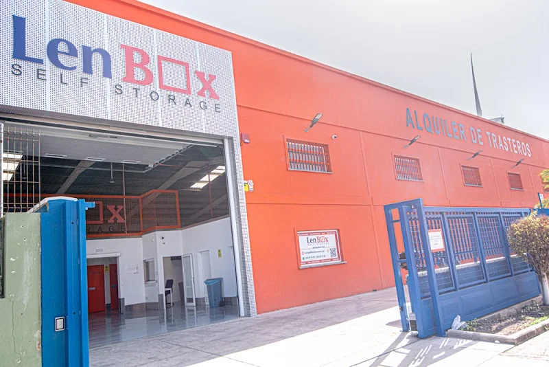 Lenbox Arinaga | Alquiler de Trasteros y Taquillas en C. Ciprés, 15, 35118 Arinaga, Las Palmas, España - Imagen 3