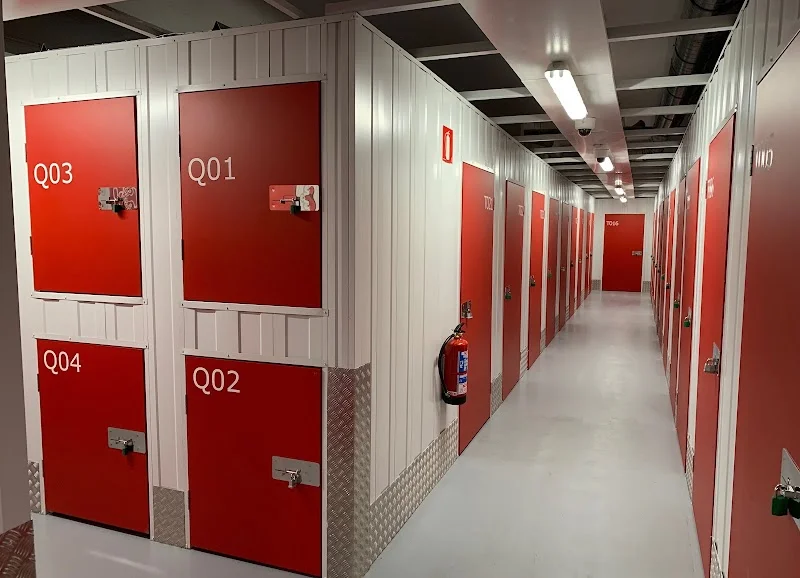 Trasteros Bilbao en C/ Botica Vieja 22 bajo derecha, Deusto, 48014 Bilbao, Vizcaya, España - Imagen 2