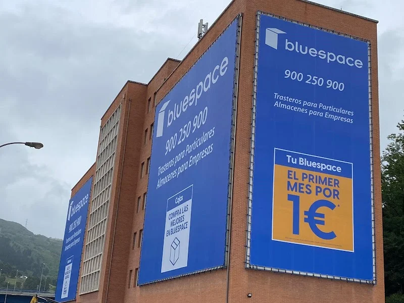 Trastero Bluespace Ballonti – trasteros en Urban Galindo en Polígono Industrial Galindo a Pol., 3002, 48510 Valle de Trapaga / Trapagaran, Bizkaia, España - MejorTrastero