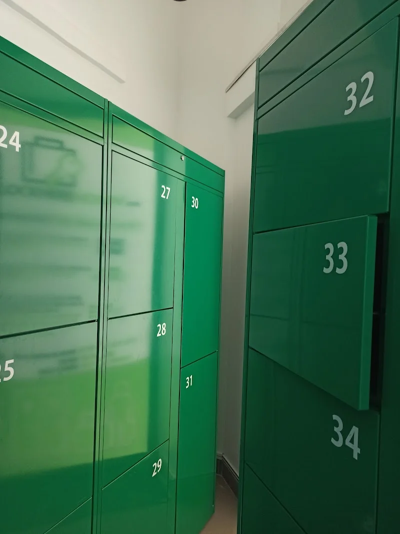 Consigna 24h Guggenheim - Luggage Storage Bilbao (LockHereNow) en Alameda de Recalde, 15, Abando, 48009 Bilbao, Vizcaya, España - Imagen 1