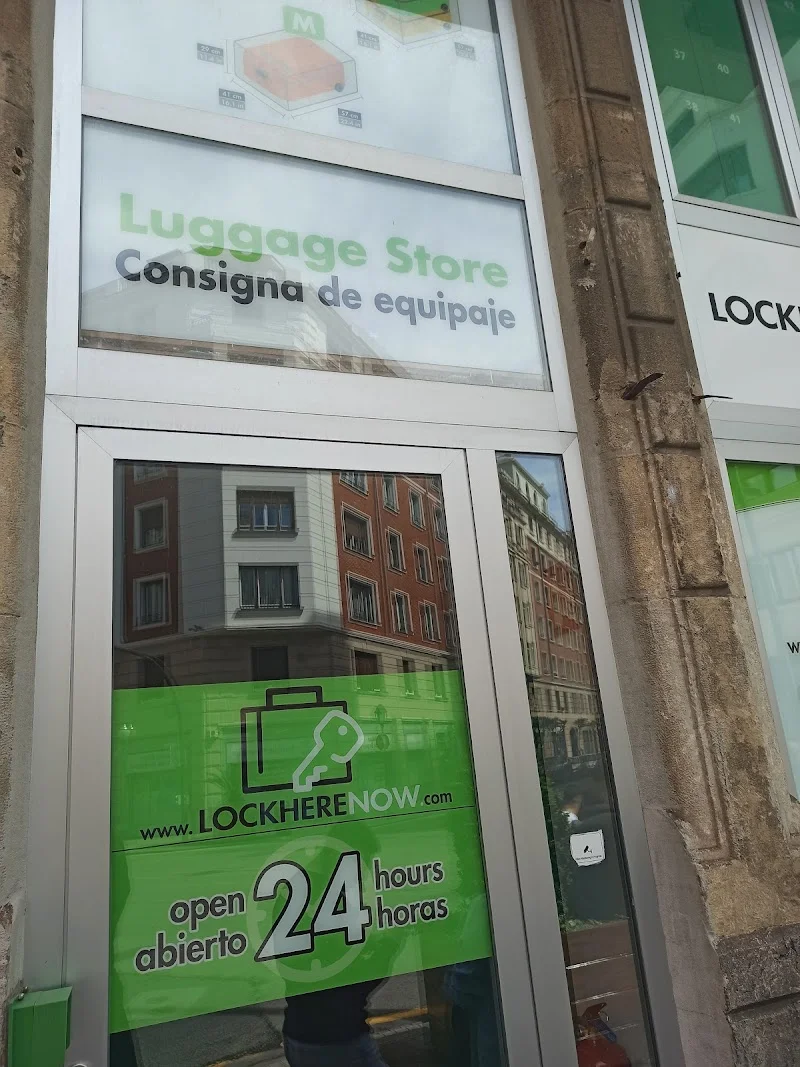 Consigna 24h Guggenheim - Luggage Storage Bilbao (LockHereNow) en Alameda de Recalde, 15, Abando, 48009 Bilbao, Vizcaya, España - Imagen 2