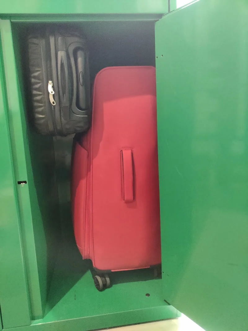 Consigna 24h Guggenheim - Luggage Storage Bilbao (LockHereNow) en Alameda de Recalde, 15, Abando, 48009 Bilbao, Vizcaya, España - Imagen 4