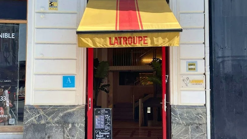 Bounce Luggage Storage - Plaza Biribila en Plaza Biribila, 3, Abando, 48001 Bilbao, Bizkaia, España - Imagen 5