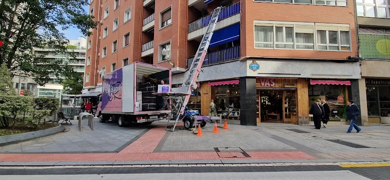 Mudanzas Carlos Rodriguez en Correos Kalea, 8, 48920 Portugalete, Bizkaia, España - Imagen 1