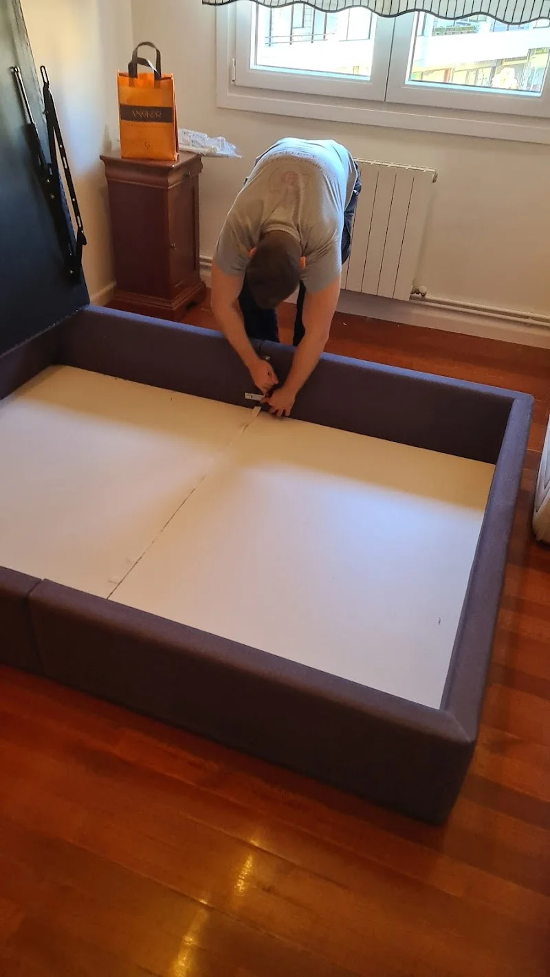 Mudanzas Vizcaya - Bilbao en Aita Lojendio Kalea, 1, Abando, 48008 Bilbao, Bizkaia, España - Imagen 4