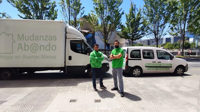 Trastero Mudanzas Abando en Calle de Juan Ajuriaguerra, 19, Bajo Derecha, Abando, 48009 Bilbao, Vizcaya, España - MejorTrastero
