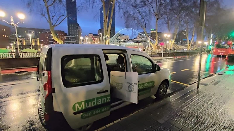 Mudanzas Abando en Calle de Juan Ajuriaguerra, 19, Bajo Derecha, Abando, 48009 Bilbao, Vizcaya, España - Imagen 4