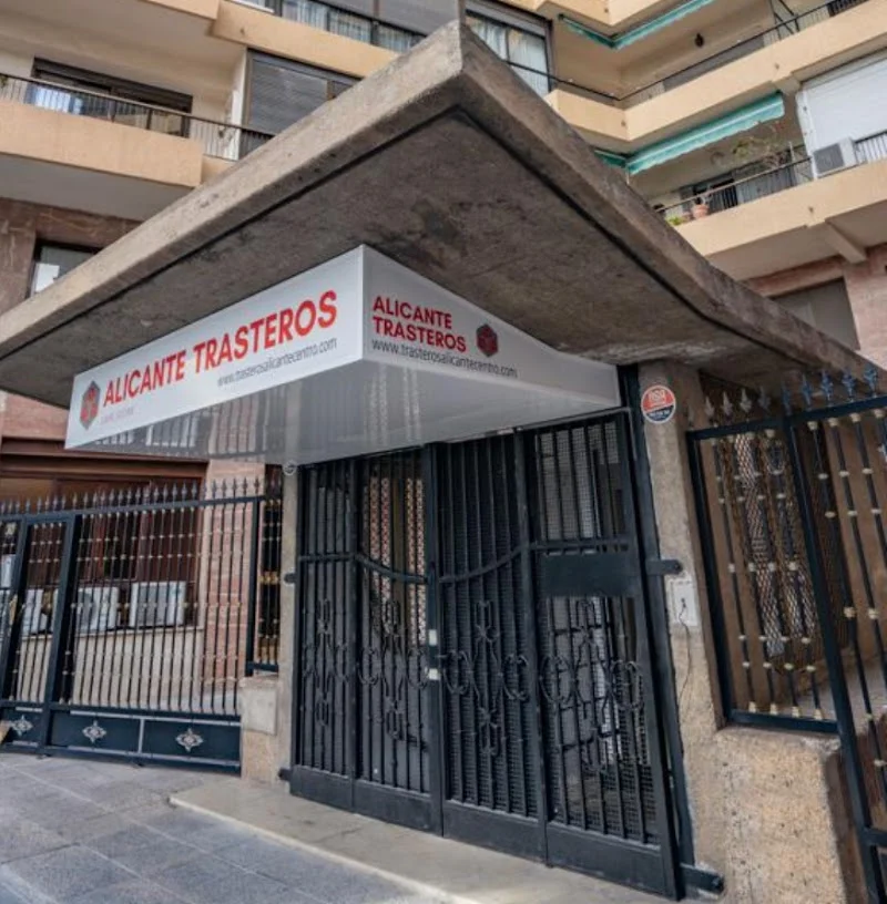 Alicante Trasteros SL en Carrer Arquebisbe Loaces, 28, 03003 Alacant, Alicante, España - Imagen 1