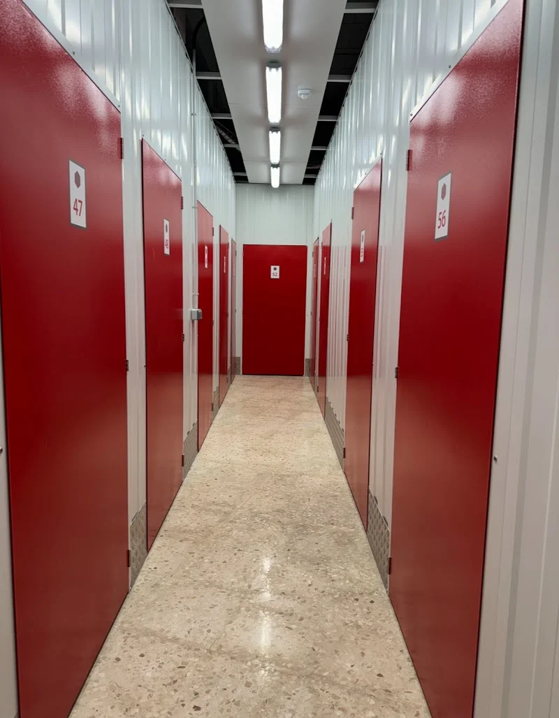 Alicante Trasteros SL en Carrer Arquebisbe Loaces, 28, 03003 Alacant, Alicante, España - Imagen 2