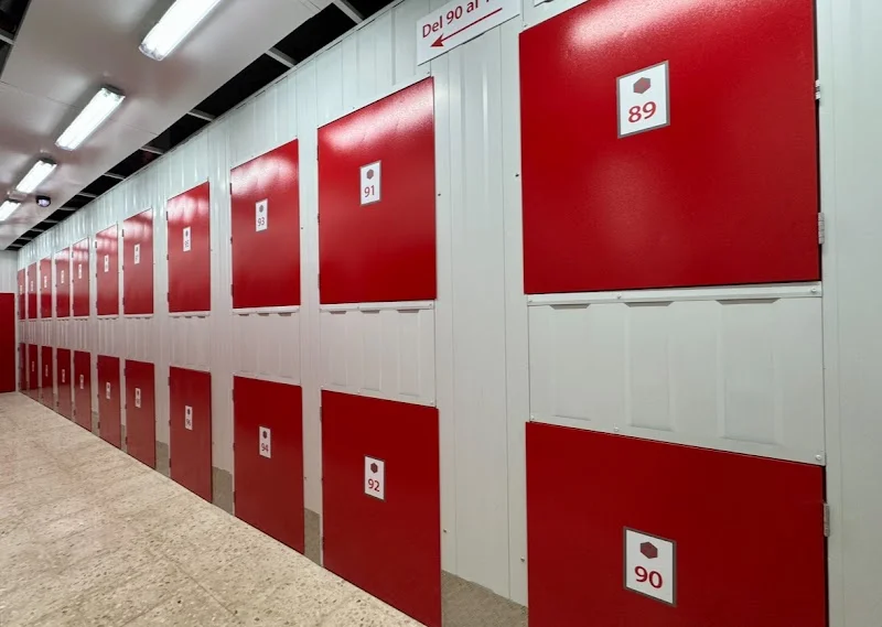 Alicante Trasteros SL en Carrer Arquebisbe Loaces, 28, 03003 Alacant, Alicante, España - Imagen 3