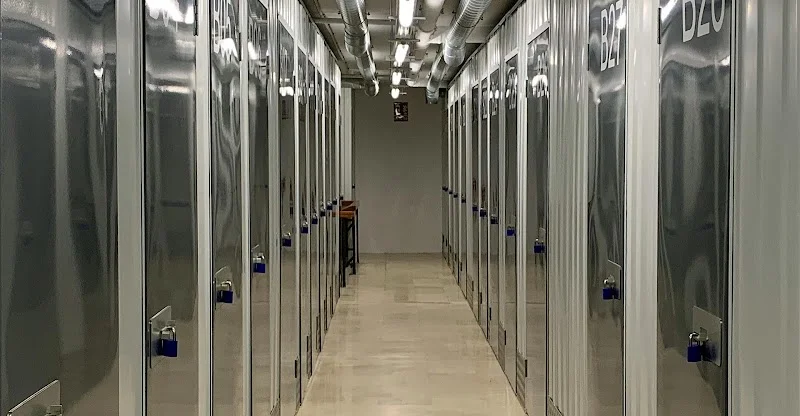 ALITRASTERO | Trasteros en el centro de Alicante en C. Serrano, 8, 03003 Alicante (Alacant), Alicante, España - Imagen 1