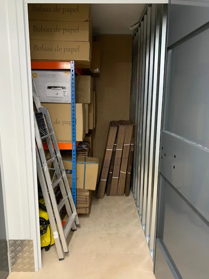 ALITRASTERO | Trasteros en el centro de Alicante en C. Serrano, 8, 03003 Alicante (Alacant), Alicante, España - Imagen 3