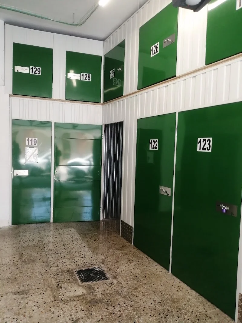 Alquilatrasteros.es en C/ Major, 17, 03550 Sant Joan d'Alacant, Alicante, España - Imagen 4