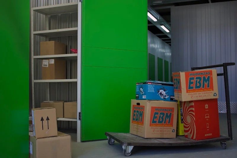 Trastero Green Storage Box - trasteros Alicante en Carrer dels Transports, 8, 03008 Alacant, Alicante, España - MejorTrastero