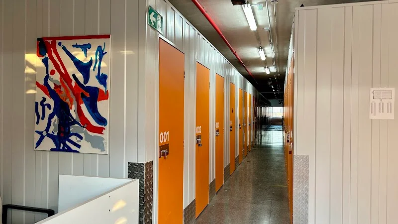 Guardeaqui Self Storage en Av. de Miguel Hernández, 03550 Sant Joan d'Alacant, Alicante, España - Imagen 1