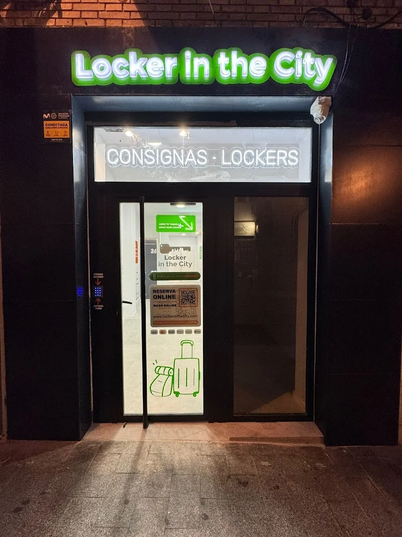 Locker in the City Alicante - Consigna 24h en Playa Postiguet | Centro | Las Setas en C/ Navas, 16, 03001 Alacant, Alicante, España - Imagen 1