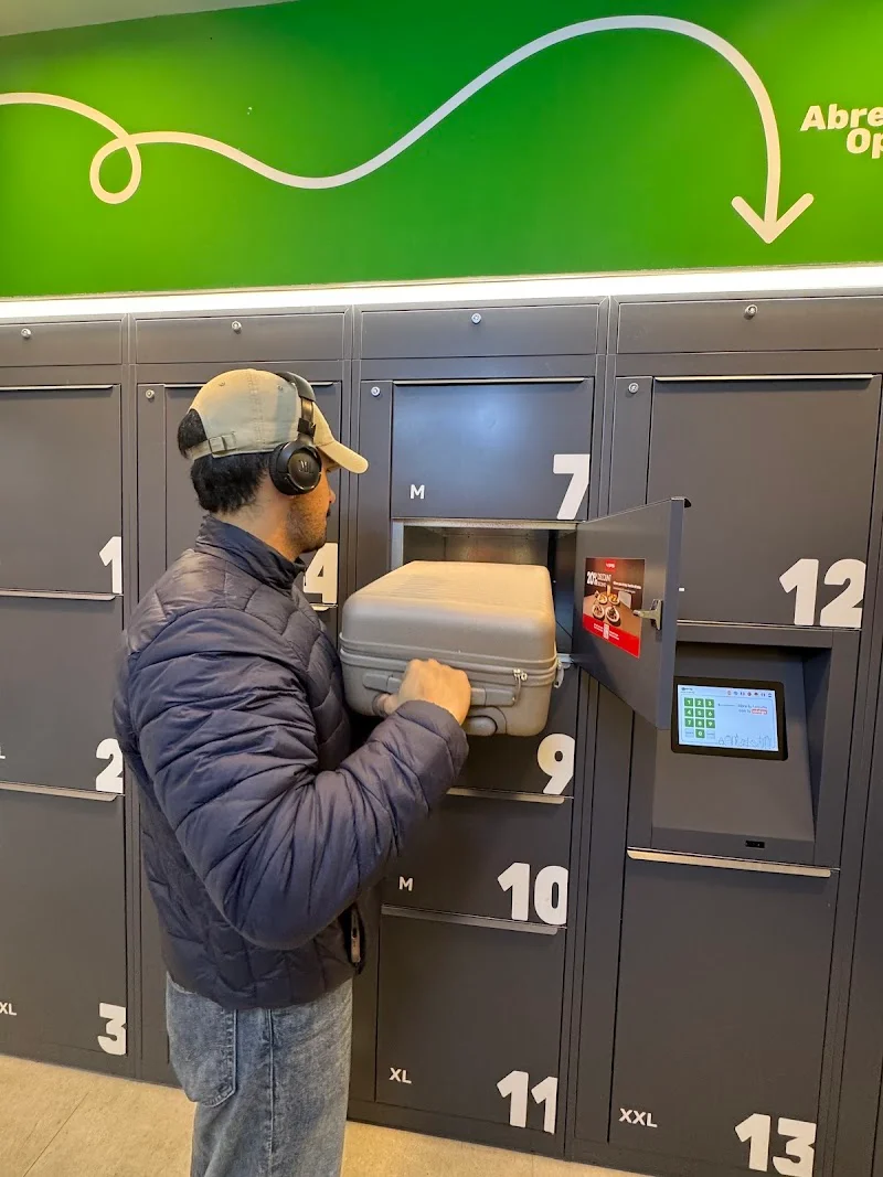 Locker in the City Alicante - Consigna 24h en Playa Postiguet | Centro | Las Setas en C/ Navas, 16, 03001 Alacant, Alicante, España - Imagen 4