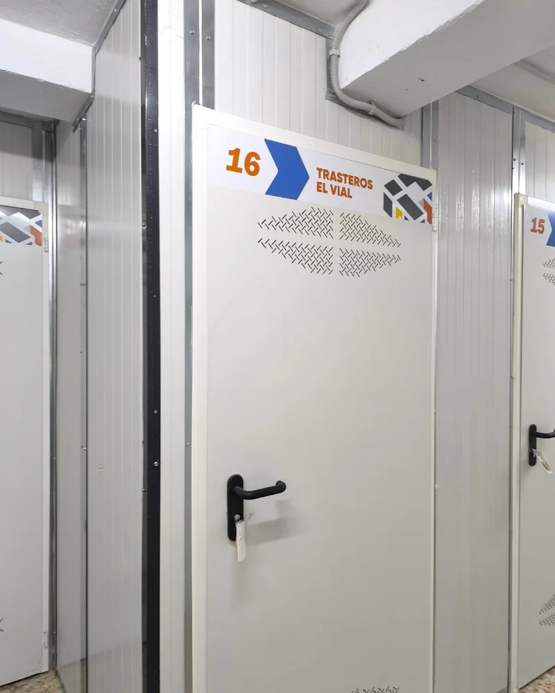 Trasteros el Vial Córdoba en C. Luis Ponce de León, 2, Bajo/ Cochera, Noroeste, 14006 Córdoba, España - Imagen 2