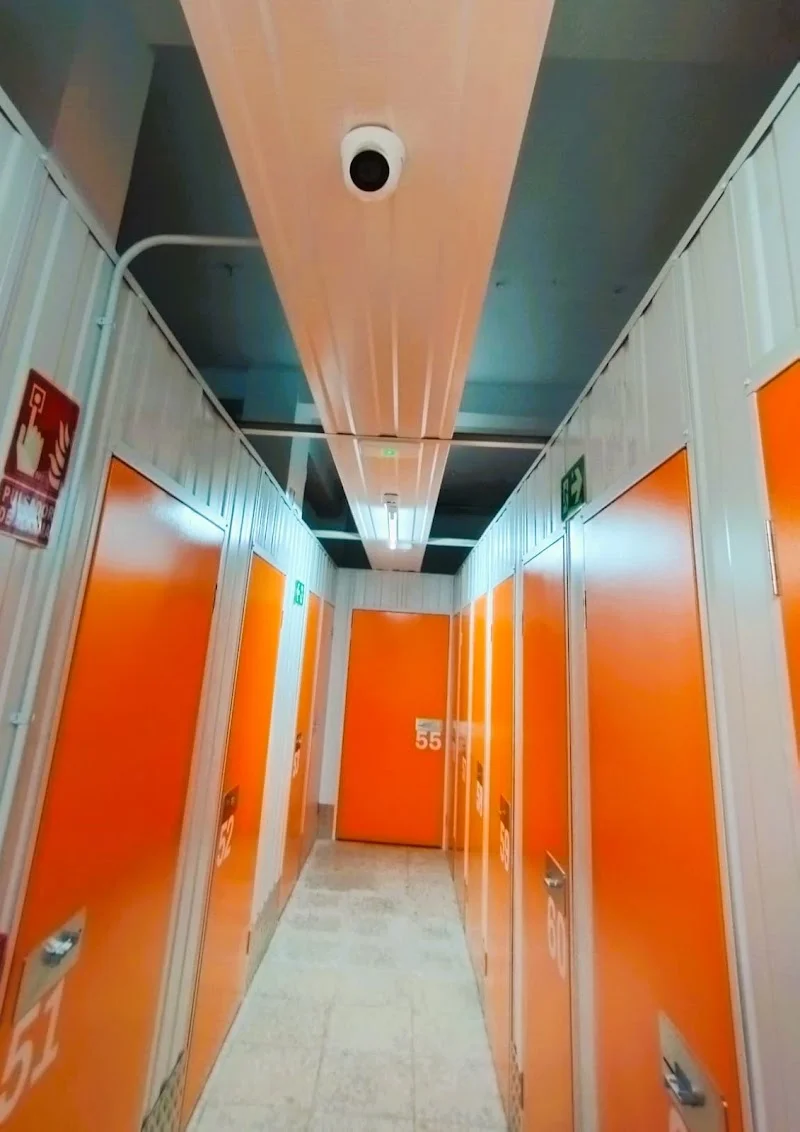 Trasteros Naranja Córdoba en C. Conquistador Benito de Baños, Levante, 14007 Córdoba, España - Imagen 5