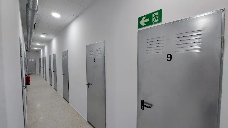 Trastero Trasteros Avellano en El Avellano, 4, Nte. Sierra, 14006 Córdoba, España - MejorTrastero