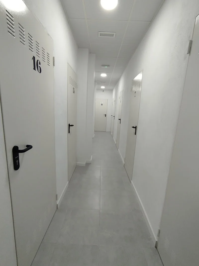 Trasteros MYV en C. Maestro Priego López, 45, Local 14, Poniente Sur, 14008 Córdoba, España - Imagen 1