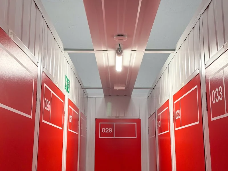 Trastero CABE Trasteros Madrid- La Latina en C. Almazán, 26, Latina, 28011 Madrid, España - MejorTrastero