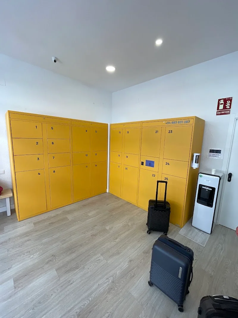 Córdoba Locker Estación en C/ Fernando de Córdoba, 5, Centro, 14008 Córdoba, España - Imagen 2