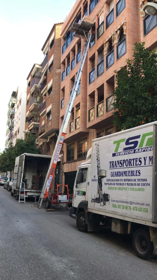 Mudanzas Córdoba TSR en POLIGONO INDUSTRIAL CHINALES, Av. de Chinales, 63, 14007 Córdoba, España - Imagen 4