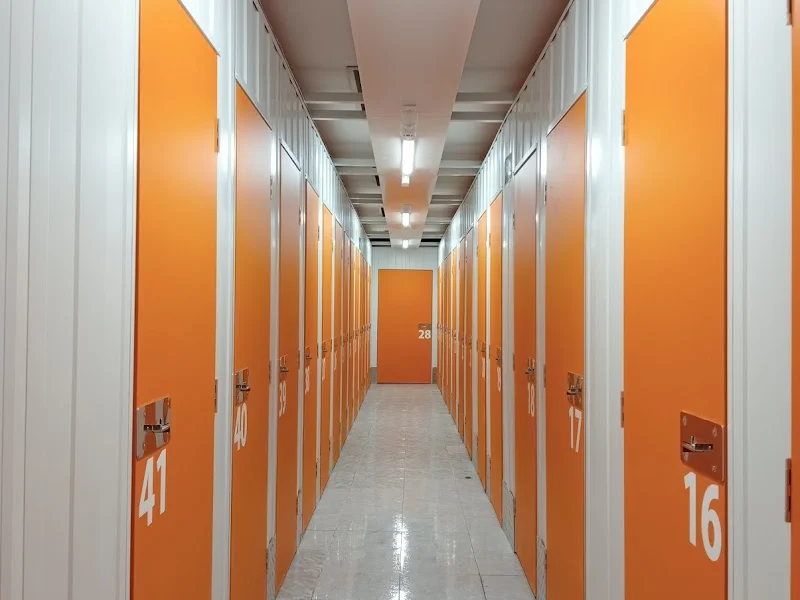 Trasteros Naranja Puerta del Ángel en C. de Fidias, 31, Latina, 28011 Madrid, España - Imagen 1