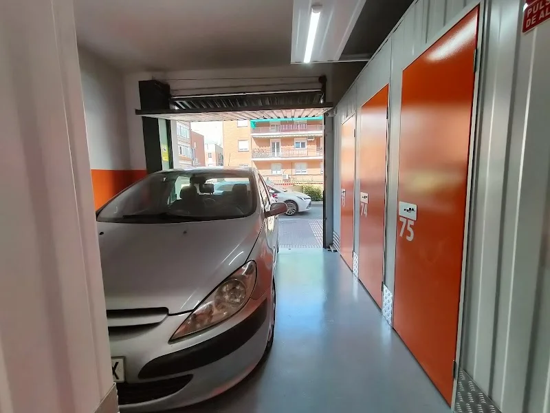 Trasteros Naranja Lucero en C. de Sepúlveda, 65, Latina, 28011 Madrid, España - Imagen 3