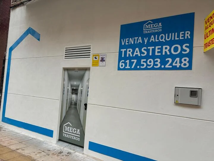 Trastero Mega Trasteros (oficina central) en C. de Santiago, 17, 4°Izquierda, 47001 Valladolid, España - MejorTrastero